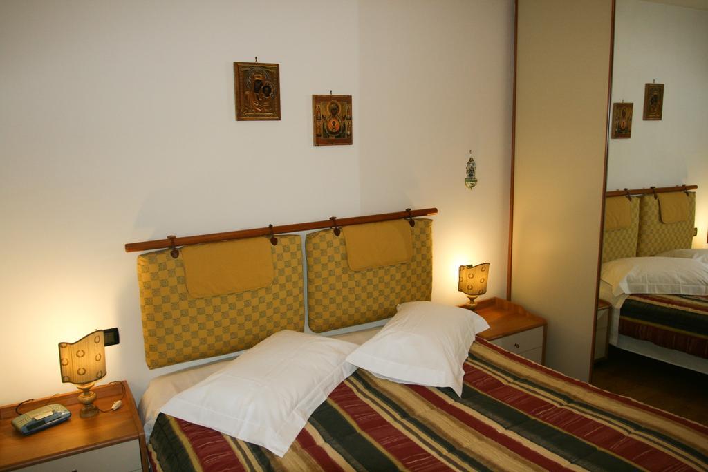 Appartamento Lombardi Riva del Garda Luaran gambar