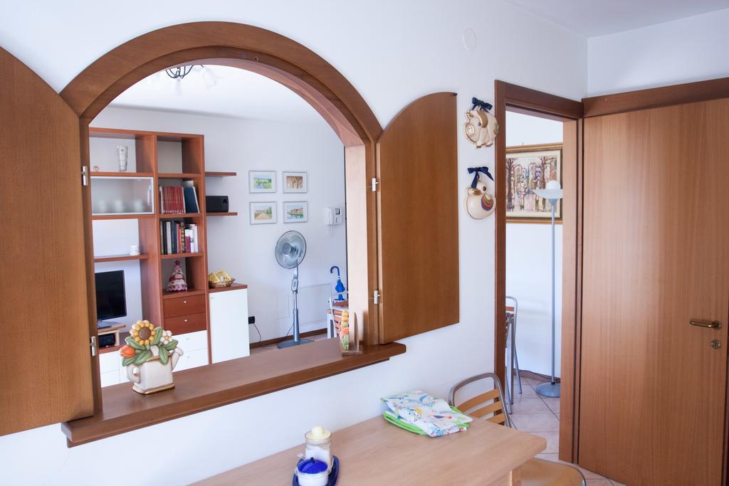 Appartamento Lombardi Riva del Garda Luaran gambar